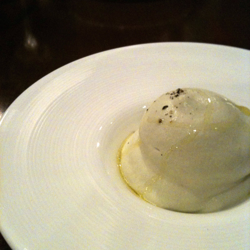 そら豆のエスプーマ(ビストロ エッサンス ド タニヤマ)