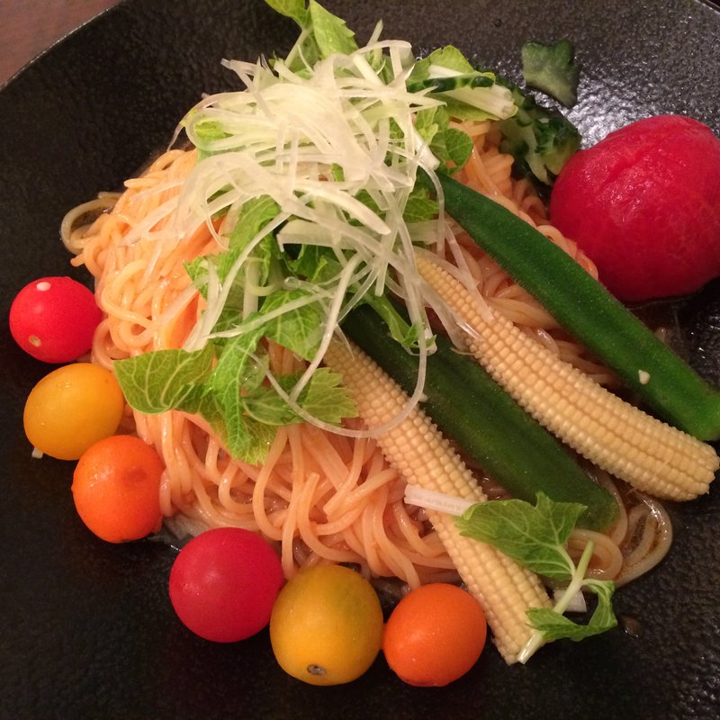 トマトサラダ冷し麺(過門香 上野バンブーガーデン店)