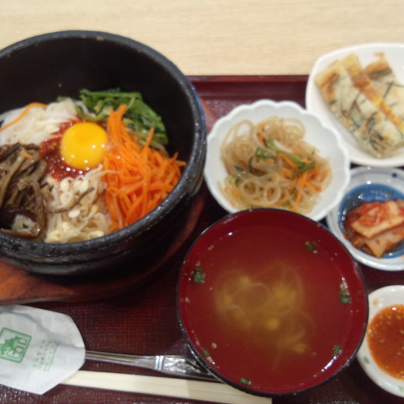 石焼ビビンバランチセット(こだわりのコリアンフード 燦餐 橋本アリオ店 （さんさん）)