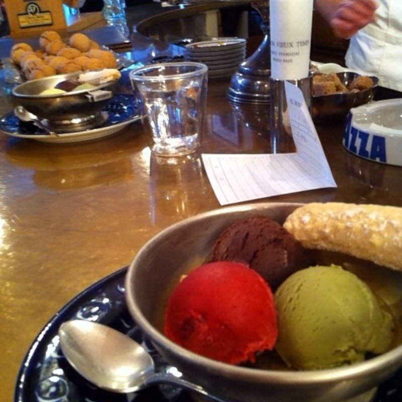 3色ジェラート( オーボンヴュータン 尾山台店 移転前の店舗情報です。新しい店舗はオーボンヴュータン（Au Bon Vieux Temps KAWATA Pere Fils）をご参照ください。)