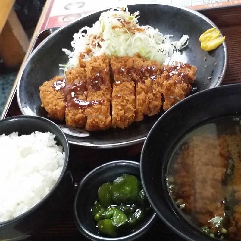 ロースかつ定食(とんかつ とん吉)