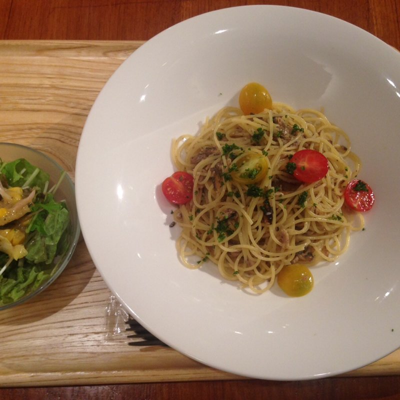 トマトとイワシのオイルパスタ(カフェ パーク)