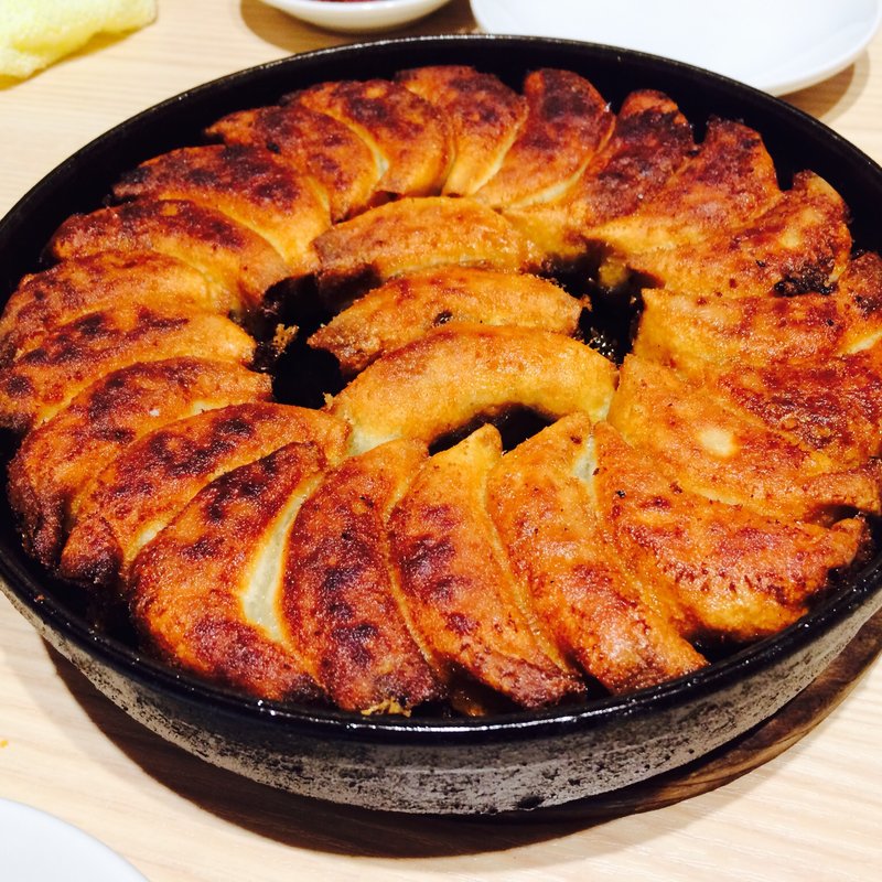 鉄なべ餃子(小倉鉄なべ エキナカ店)