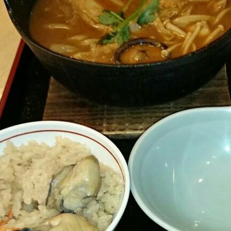 牡蠣入り味噌煮込みうどん(かなわ)