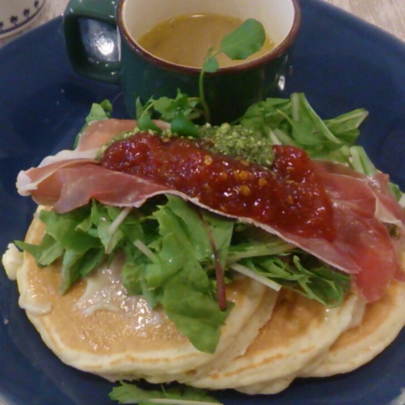 生ハムとモッツァレラチーズのイタリアンハーブパンケーキ(elk 名古屋店)