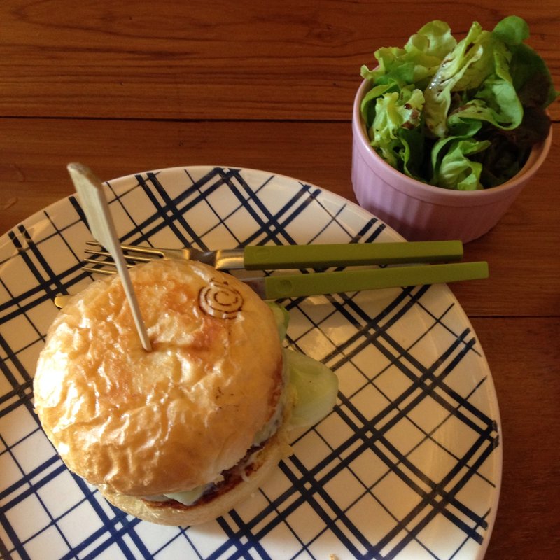 アボガドチーズバーガー ビーフ(Sweet Pista)