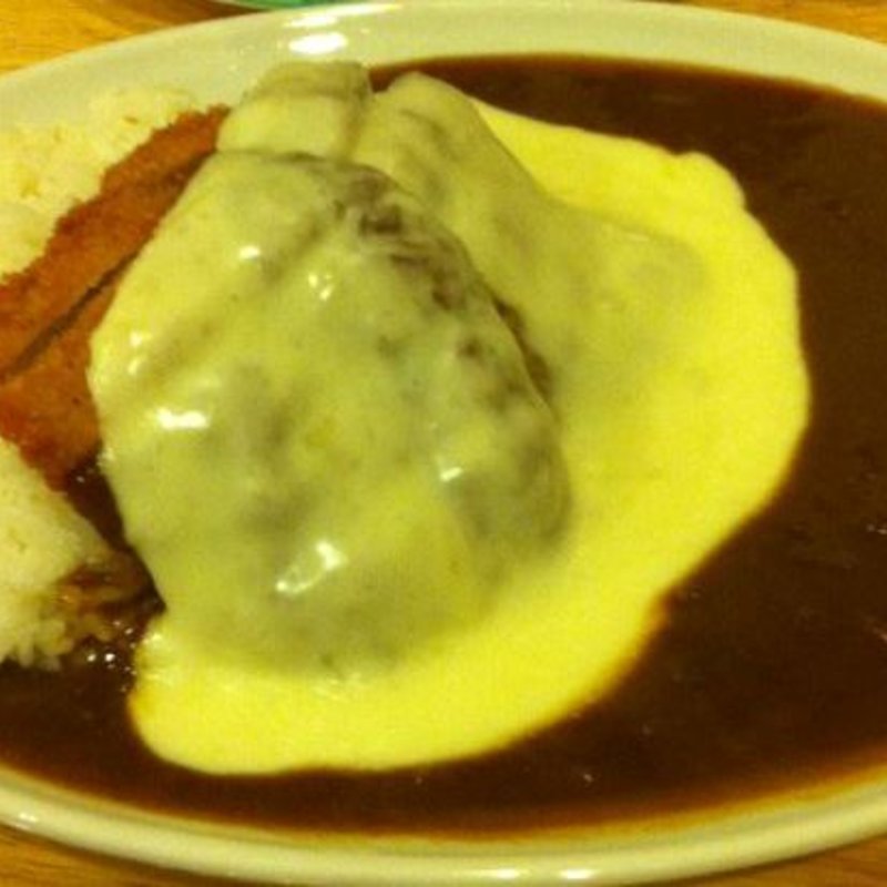 かつカレー　チーズトッピング(curry LIV'z)