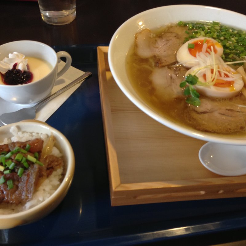 塩白湯ラーメンセット（ミニ丼、デザート）(ボルドー )