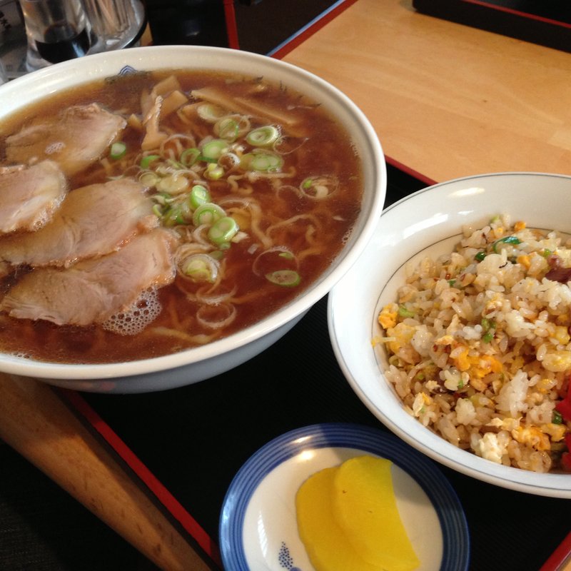 ラーメンとチャーハンセット　(来夢　)