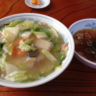 海老うま煮飯　(中華飯店 宏昌 （コウショウ）)