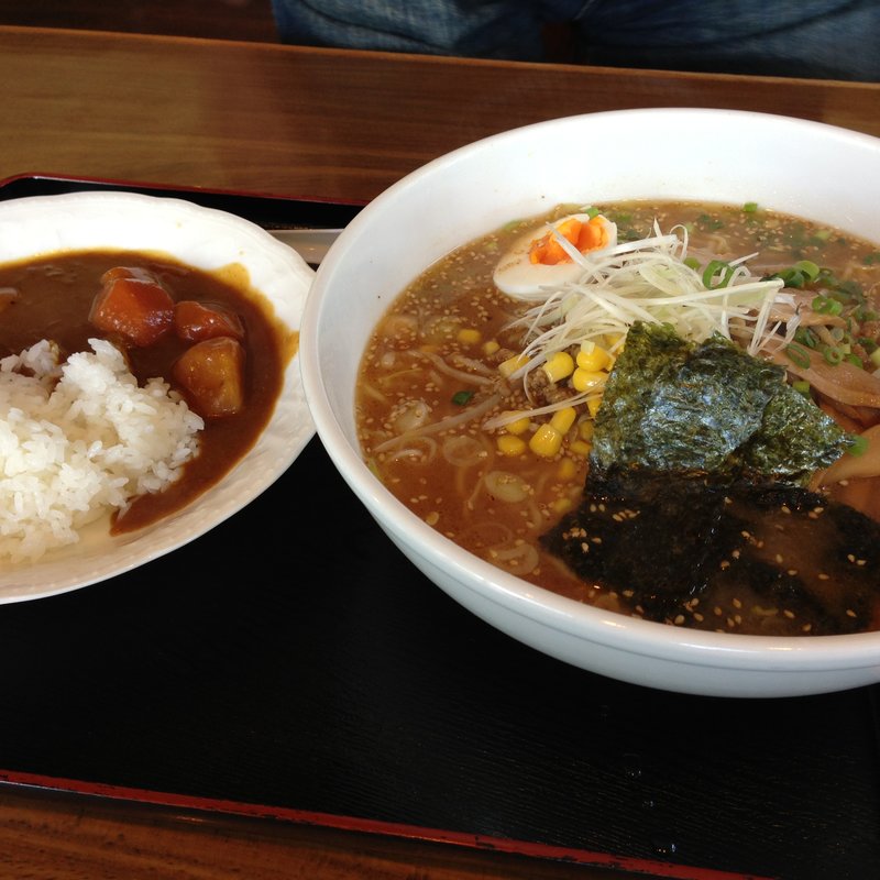味噌ラーメンとミニカレーのセット　(わかの屋 )