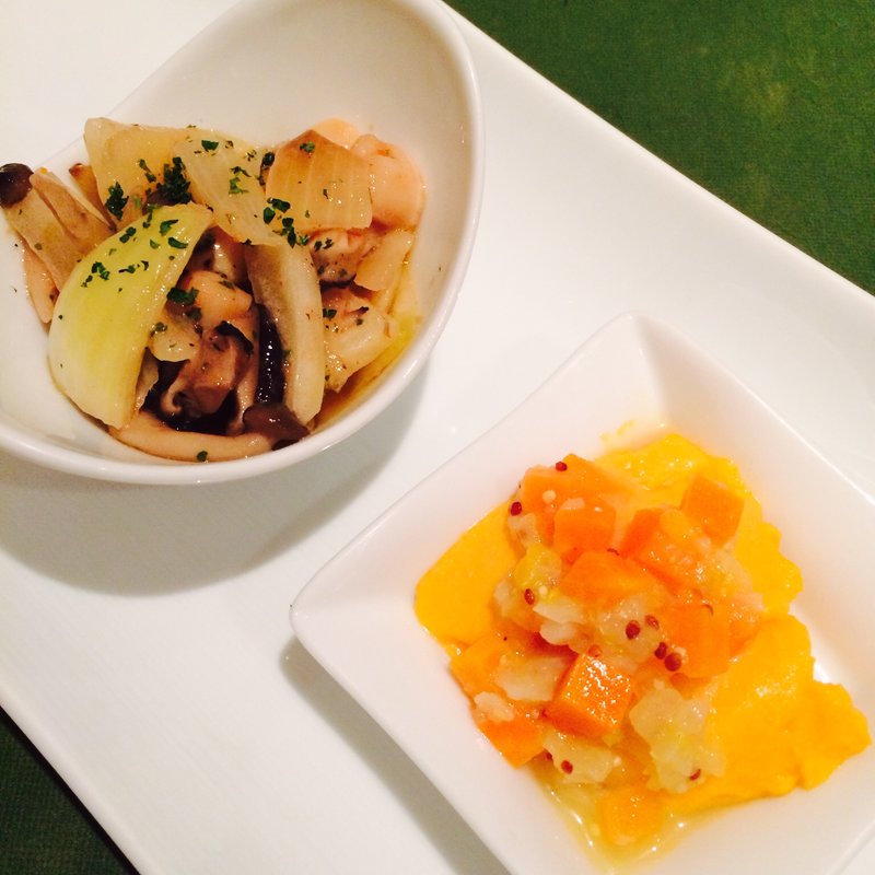 前菜の盛り合わせ(貝柱とキノコのマリネ・人参のムース)(ロルマ アッティーヴァ)