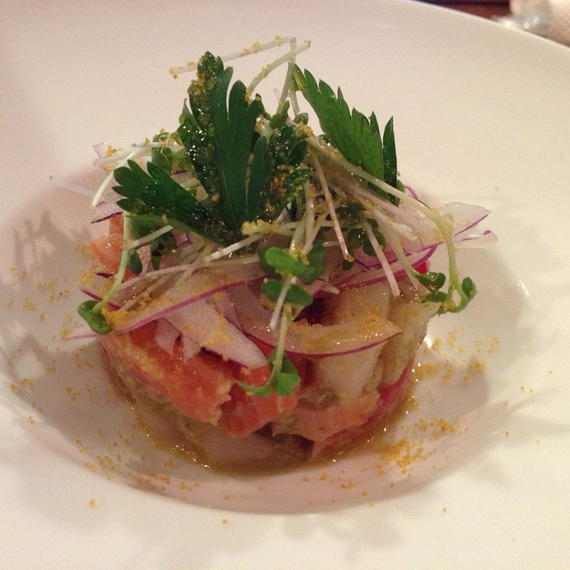 ホタテとサーモンのタルタル(プチコニシ)