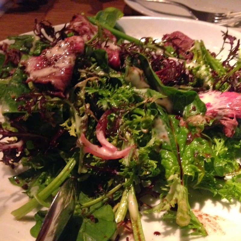 牛『ササミ』肉の炭火焼きとほうれん草の甘バルサミコ＆マヨサラダ(KNOCK CUCINA BUONA ITALIANA 六本木ヒルズ店)