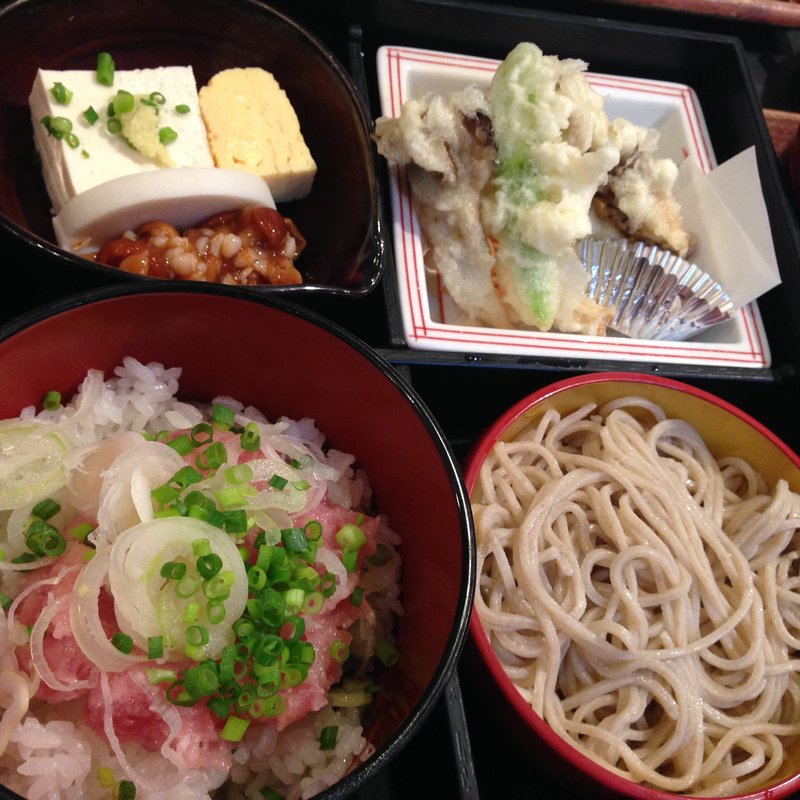 へぎそばの日替わり定食(ぶんぶく庵)