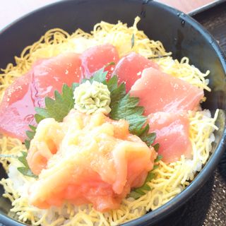 マグロ丼(お魚天国)