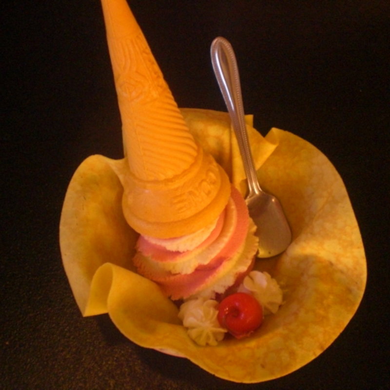 ソフトクリーム（イチゴ）(海の家)