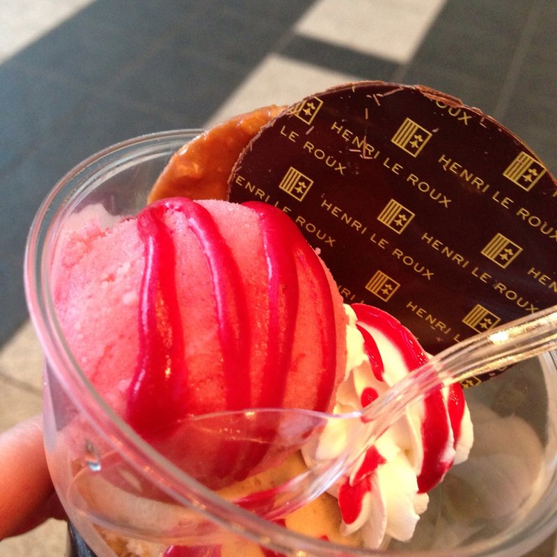 グラス&ソルベパフェタタン 『ソルベ ディアブル・ローズ』(アンリ・ルルー 東京ミッドタウン店 )