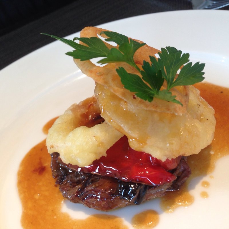 牛ハンバーグミルフィーユ仕立て(BREEZE OF TOKYO (ブリーズ・オブ・トウキョウ))