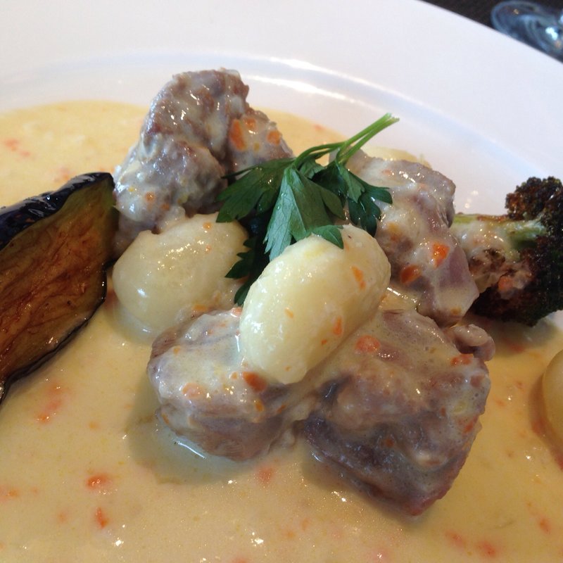 ラム肉とニョッキのサフランクリーム(BREEZE OF TOKYO (ブリーズ・オブ・トウキョウ))