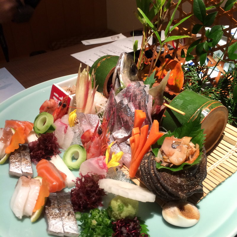 お造り　地魚の盛り合わせ(海鮮料理　えいたろう)