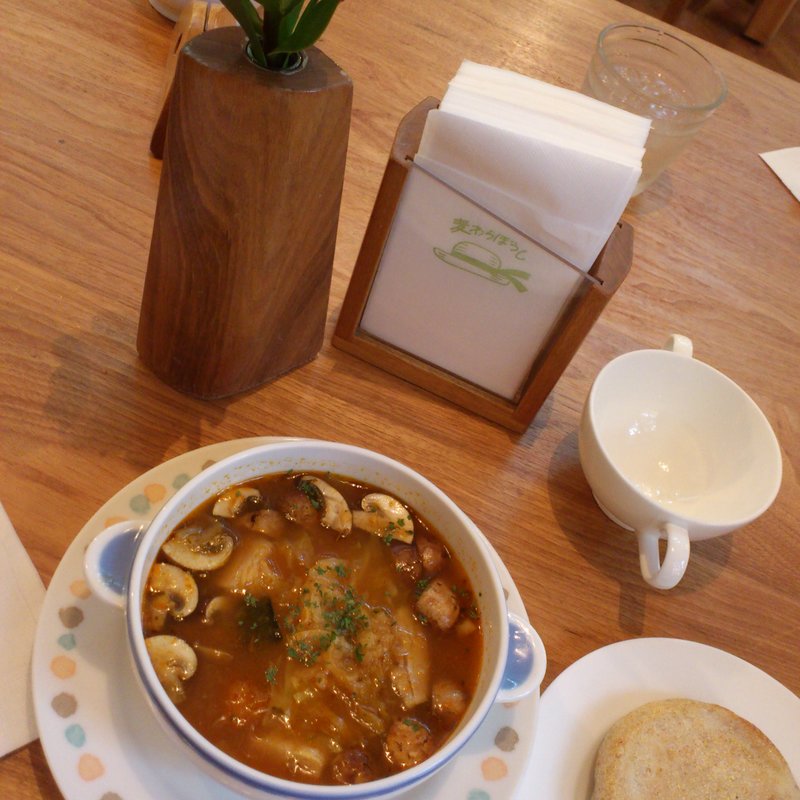 野菜たっぷりポークカレースープ（マフィン付き）(カフェ麦わらぼうし （カフェムギワラボウシ）)
