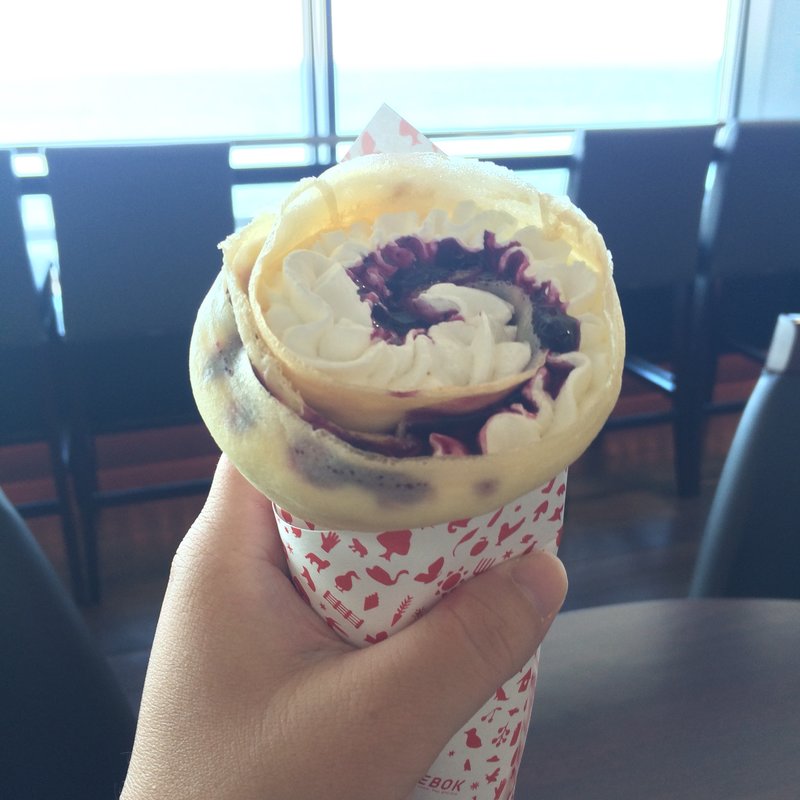 ジャージークレープ  ブルーベリー(IDEBOK Sweets Cafe)