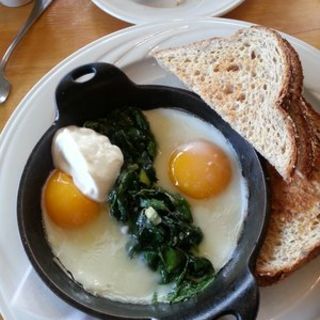 Sunny side up eggs with spinach(Morning Glass Coffee   Caf?)