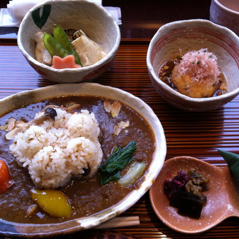 しゃなりカレー(八つ橋庵しゃなり )