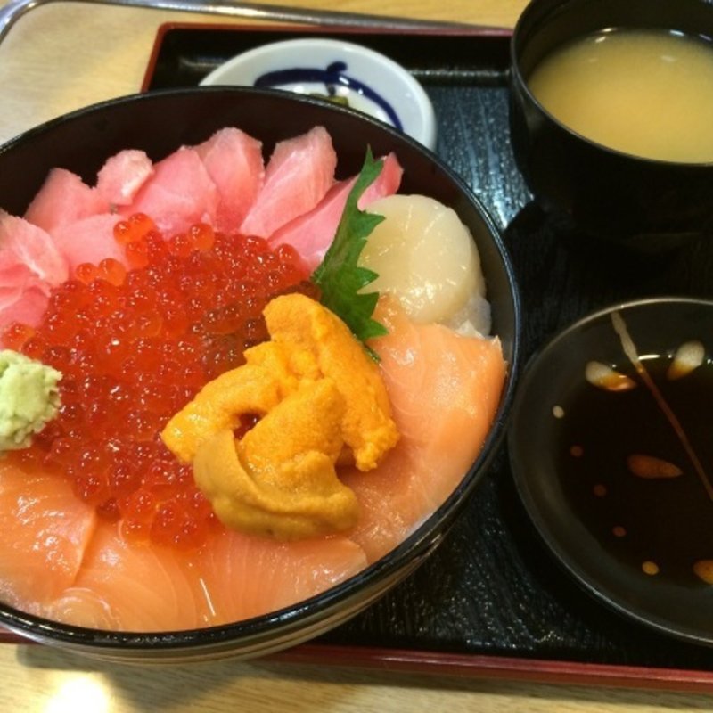 おすすめ丼(すみれ)