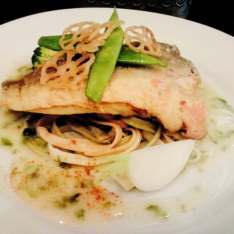 ほうぼうのポワレ青のり風味の白ワインソース(東陽町バルKAZ)