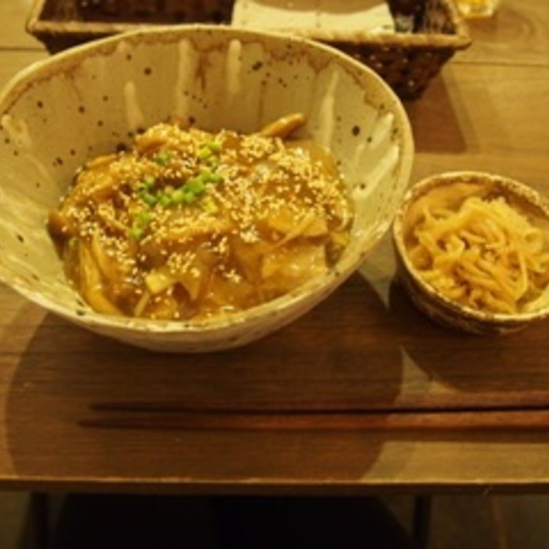 きのこと牛肉のあんかけご飯(MODeL T （モデルティー）)