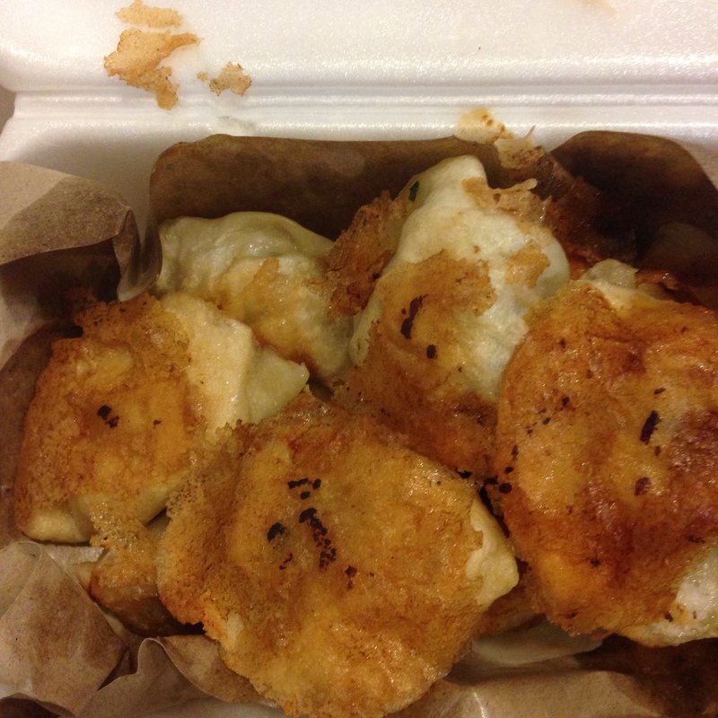 焼き餃子 鍋貼(Shanghai La Mian Xiao Long Bao)