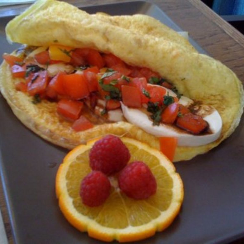 caprese omelet(Yogur Story)