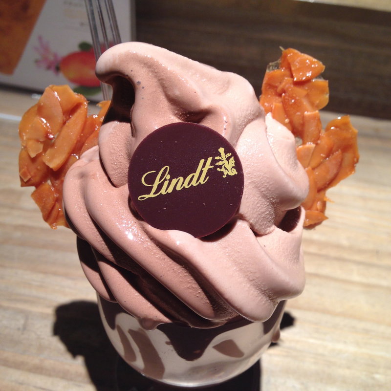 ソフトクリーム，ミルク(リンツ ショコラ ブティック＆カフェ 表参道 フラッグシップ)