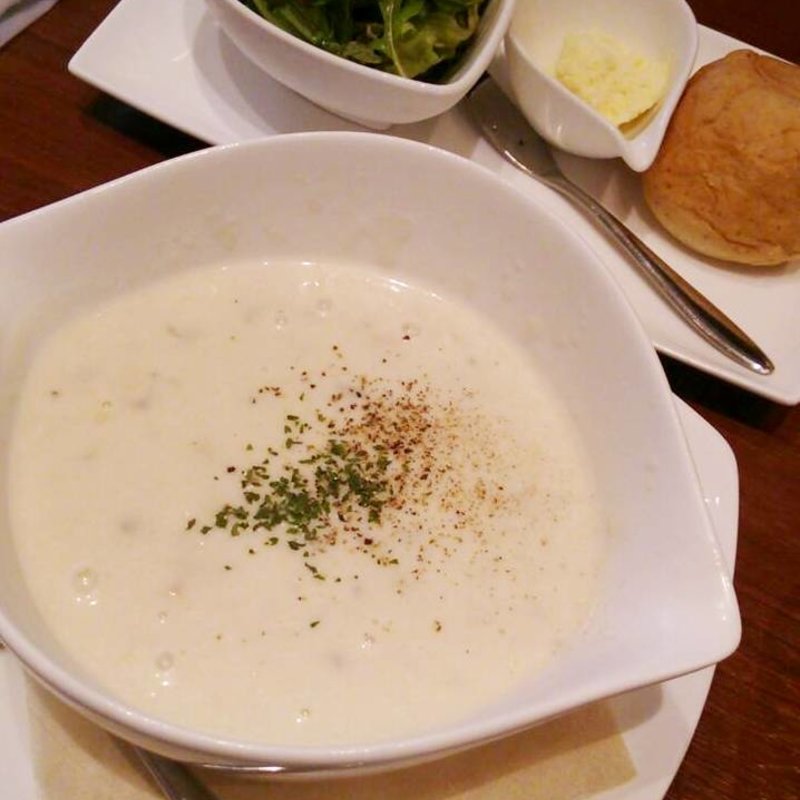 クラムチャクダー　胚芽パンつき(カフェ バニヤン （Cafe Banyan）)