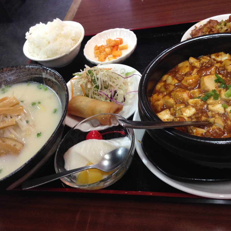 麻婆豆腐定食（とんこつラーメン）(紅四季)