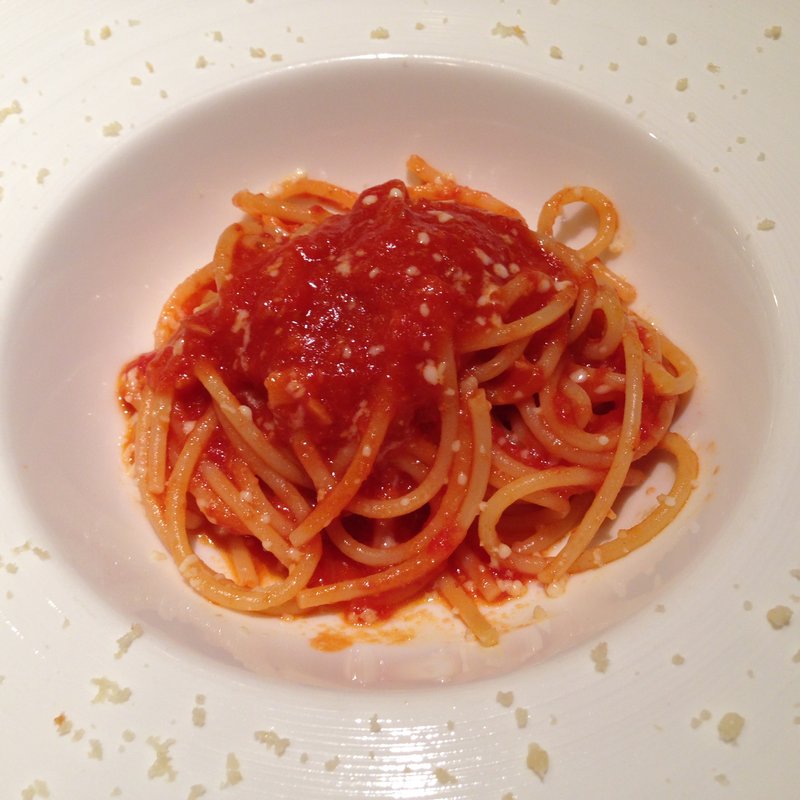 燻製スカモルッツァチーズのトマトソース"手打ちトロフィエ"(イル クッキアイオ ディ アンジェロ)