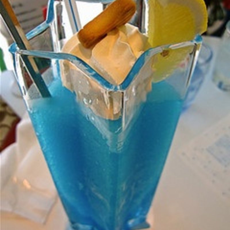 フローズン ブルーハワイ(パフェテラス ミルキーウェイ)