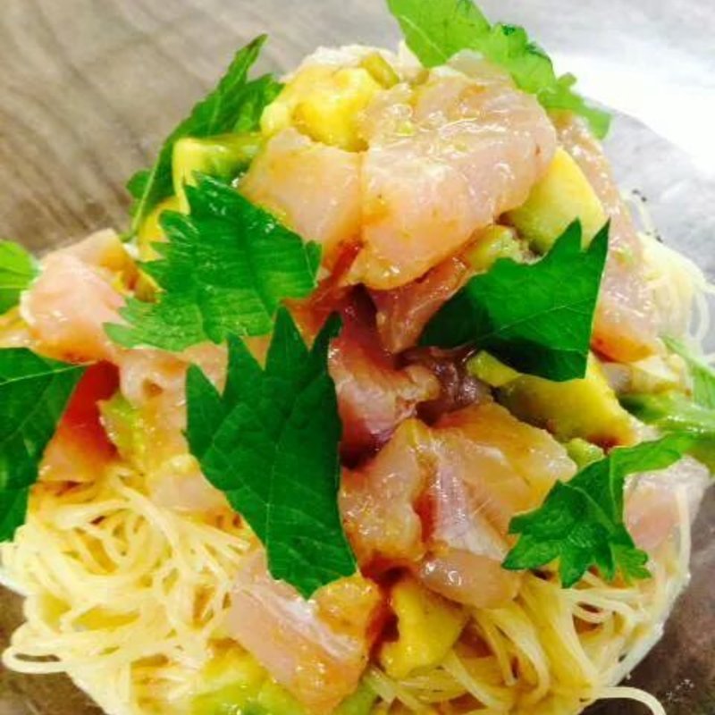 マグロとアボカドのパスタ(アルコバレーノ)