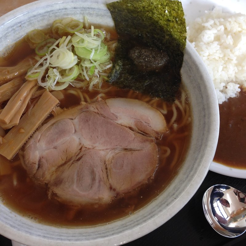 煮干しラーメン＆半カレー(まるご食堂 )