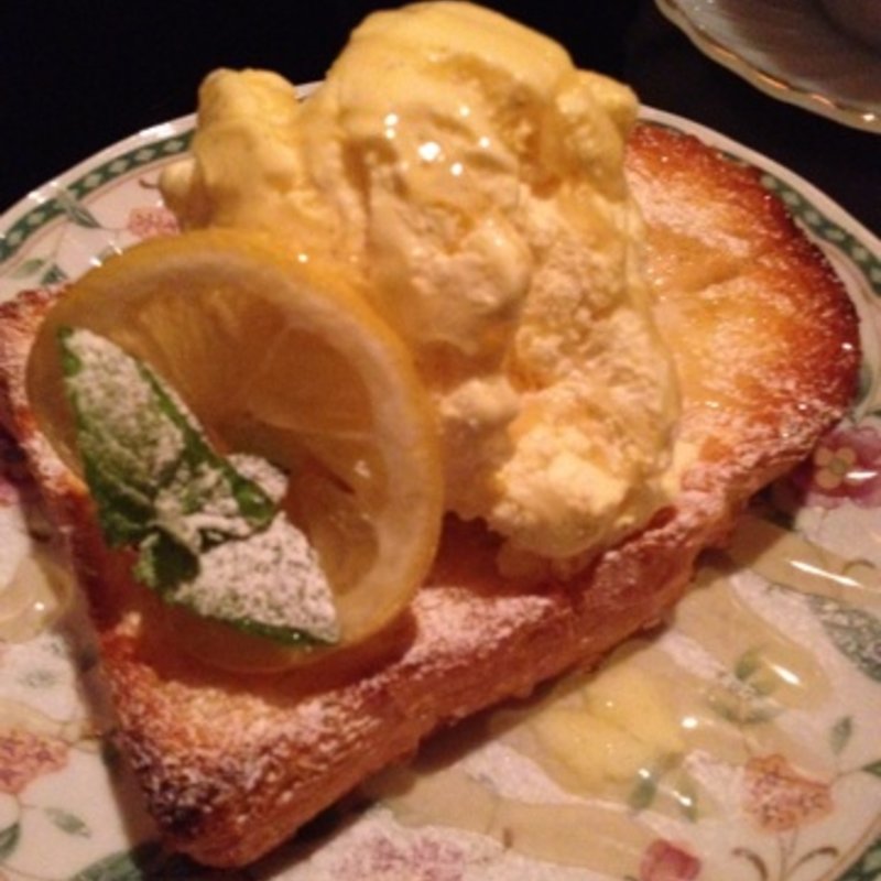 ハニートーストにバニラアイス(cafe bar Honey８)