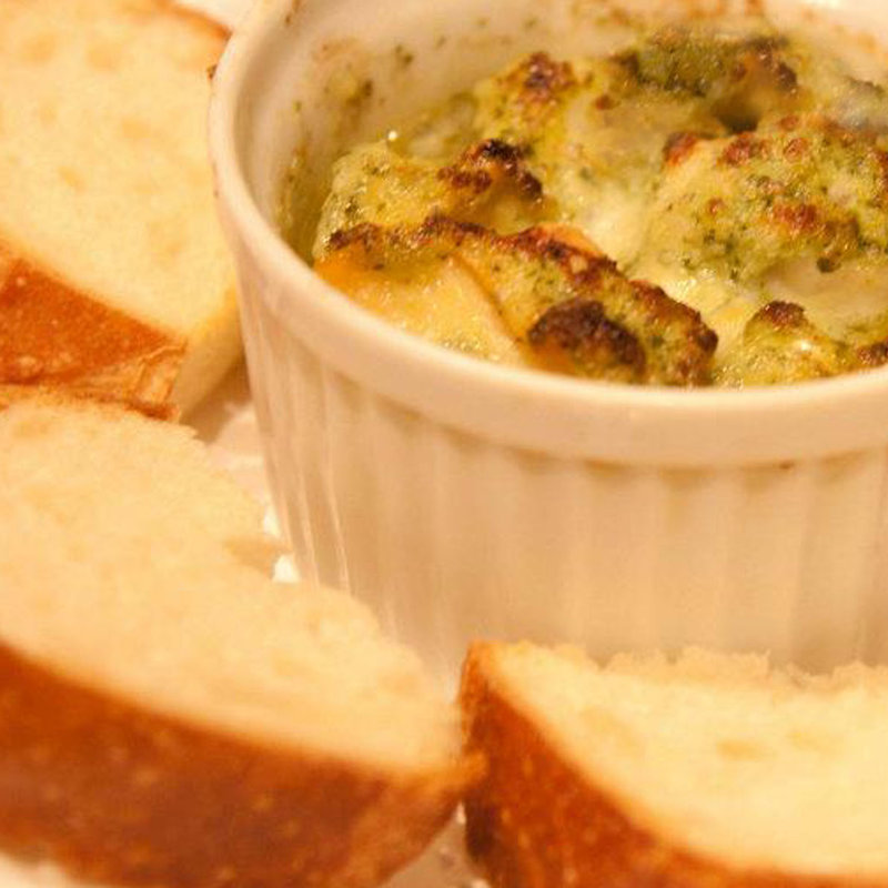 タコとツブ貝のガーリックバターココット(アメリカンクラブハウス)