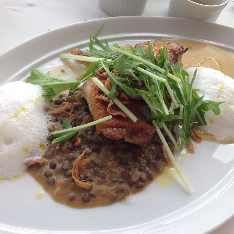 鶏もものコンフィ タイム風味のジュー(ブラッスリー ポール・ボキューズ ミュゼ （BRASSERIE PAUL BOCUSE Le Musee）)