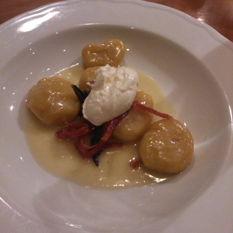 (ピアッティ カステリーナ)