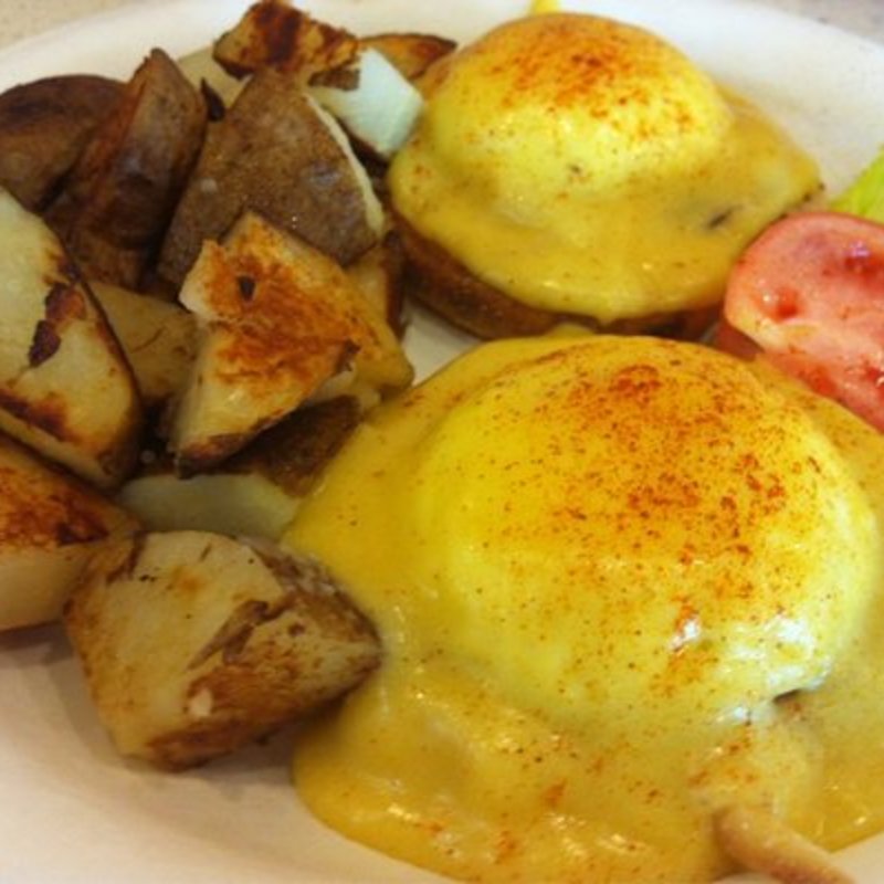 Eggs Benedict(KOA PANCAKE HOUSE)