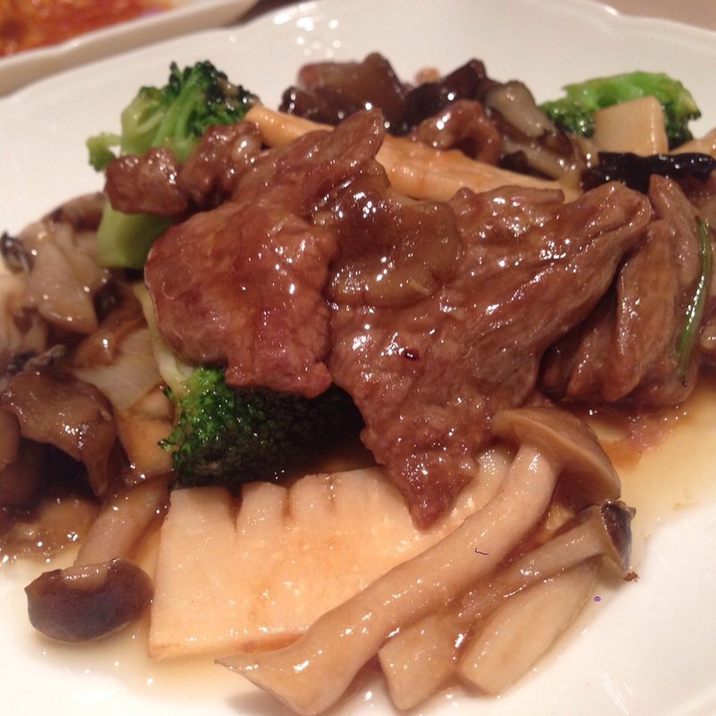 牛ヒレ肉のオイスターソース炒め(四川料理 龍の子)