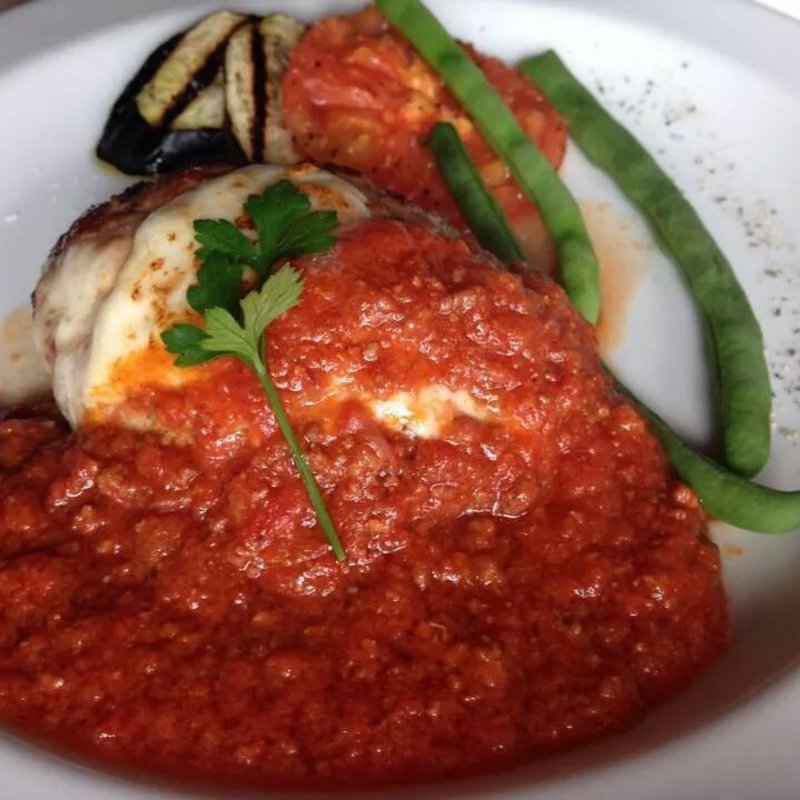 トマトソースチーズハンバーグ(ノスタルジア （Nostalgia）)