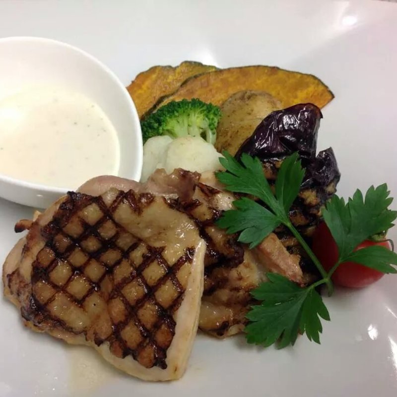 グリルハーブチキンの温野菜添え(カスケードガーデン （Cascade Garden【旧店名】レストラングリーンハウス）)