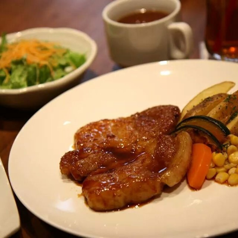 子羊のグリル焼き(カスケードガーデン （Cascade Garden【旧店名】レストラングリーンハウス）)